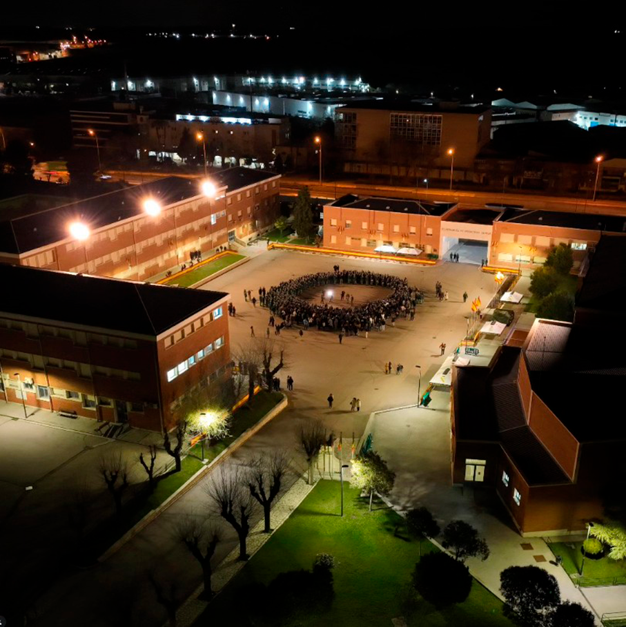 Vista aérea nocturna del Colegio de Guardias Jóvenes de Valdemoro